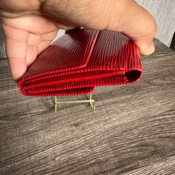 Louis Vuttion Epi Compact wallet - Picture 4 of 12